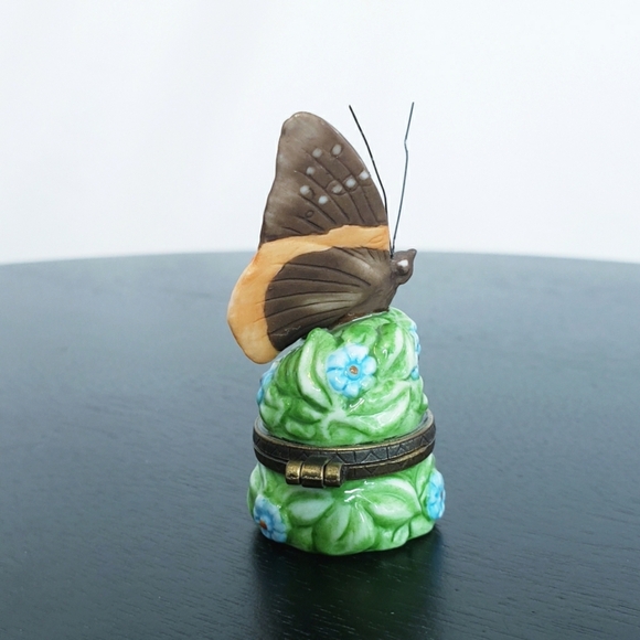 *Last Chance* Red Admiral Butterfly Porcelain Hinged Box PHB MidwestTrinket - Picture 4 of 12